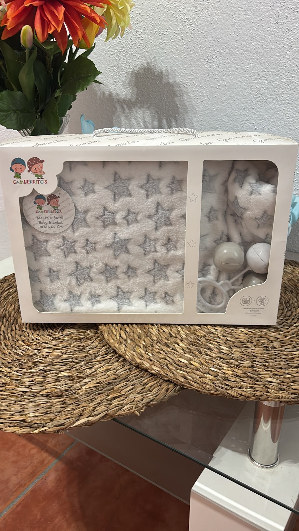 PACK mantita de estrellas y sonajero